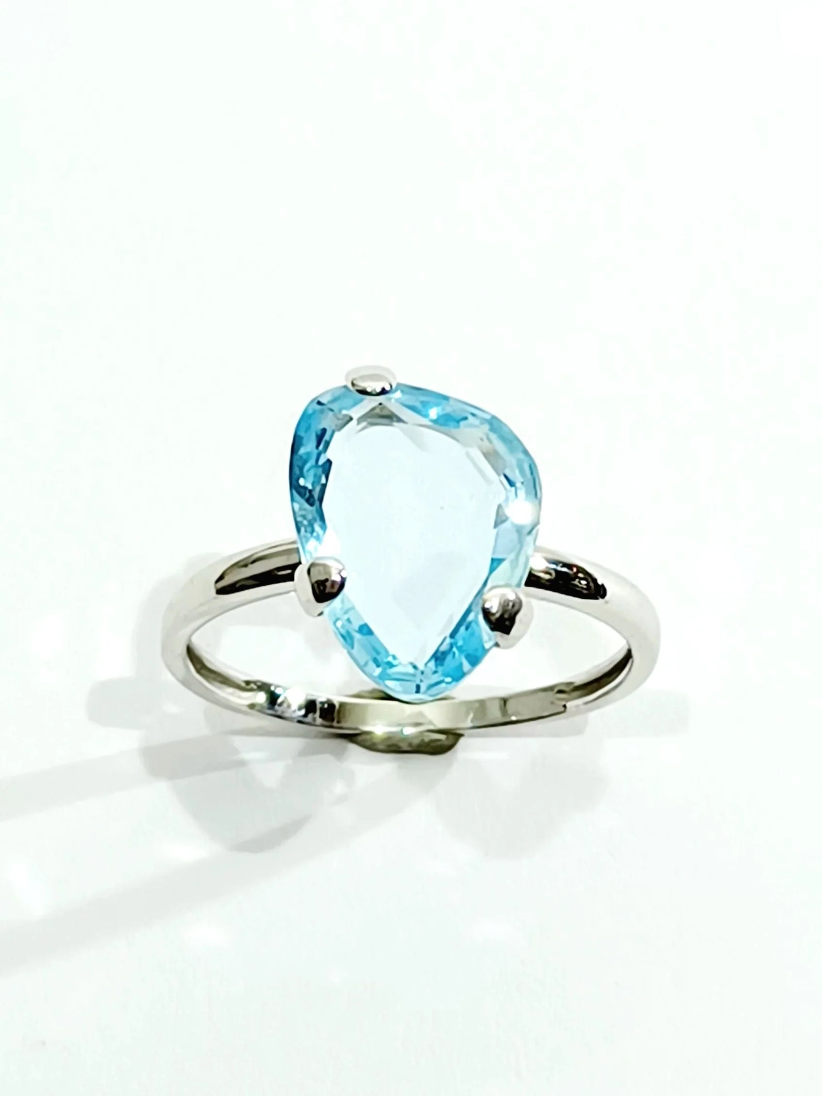 White Gold Topaz Ring