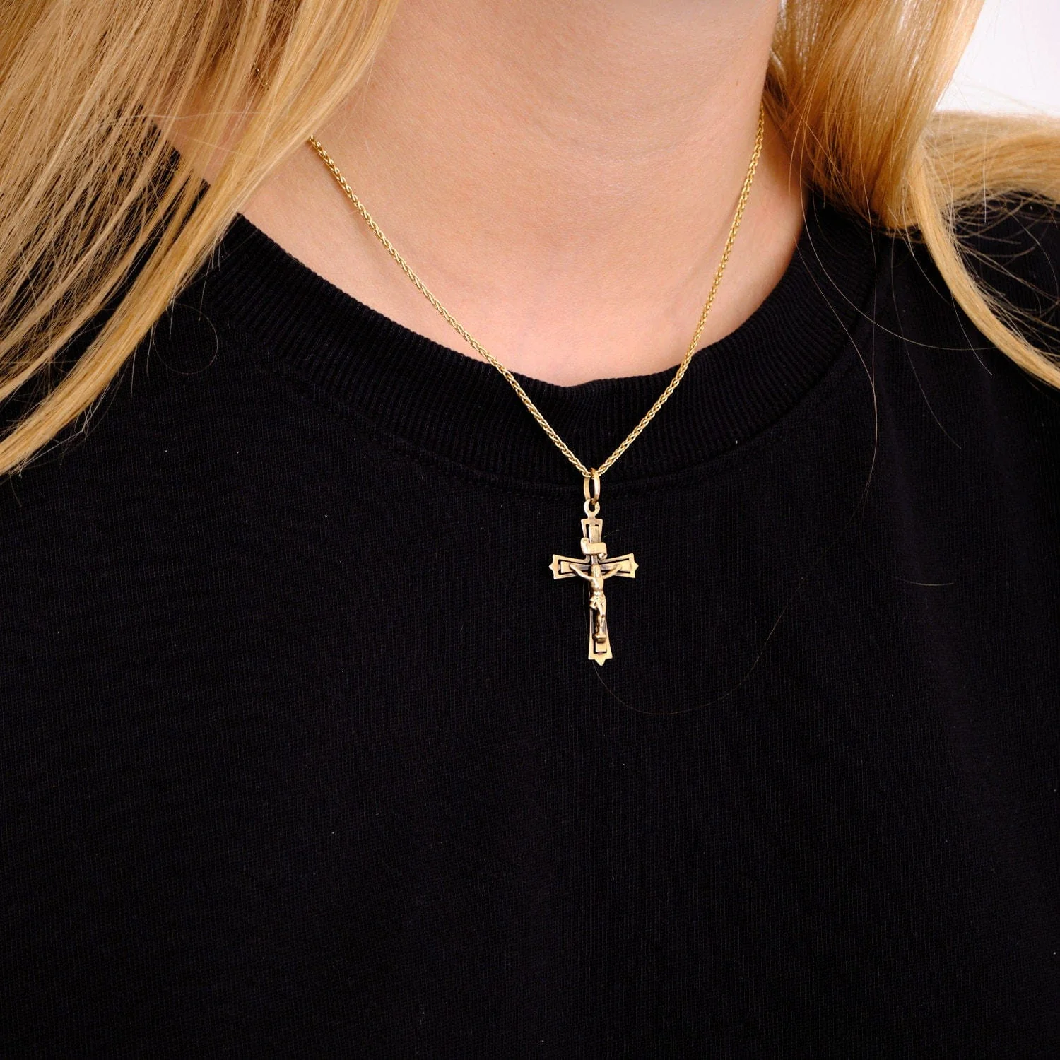 Cross pendant in yellow gold - Image 9