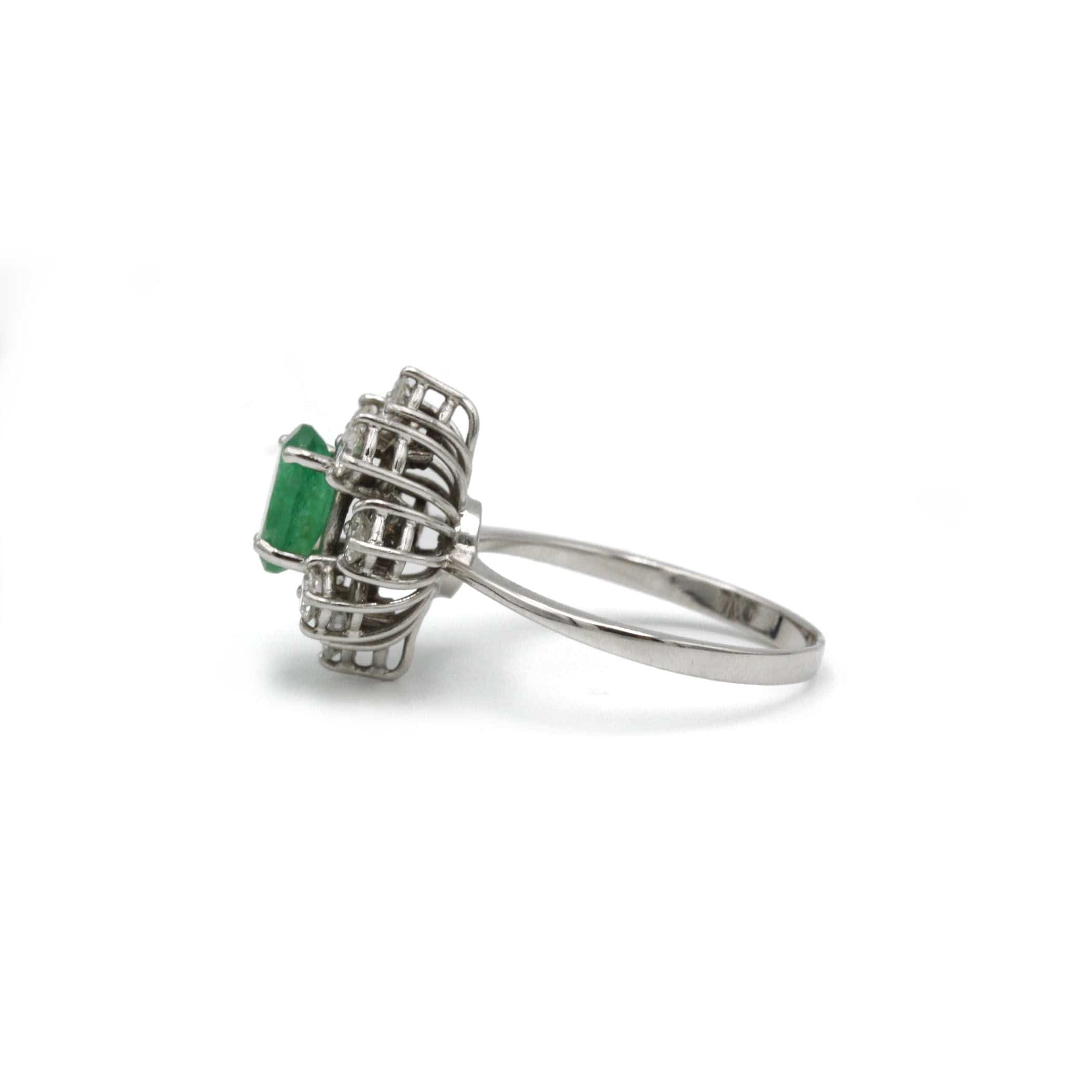 Ring - gold emerald and diamonds - Image 2