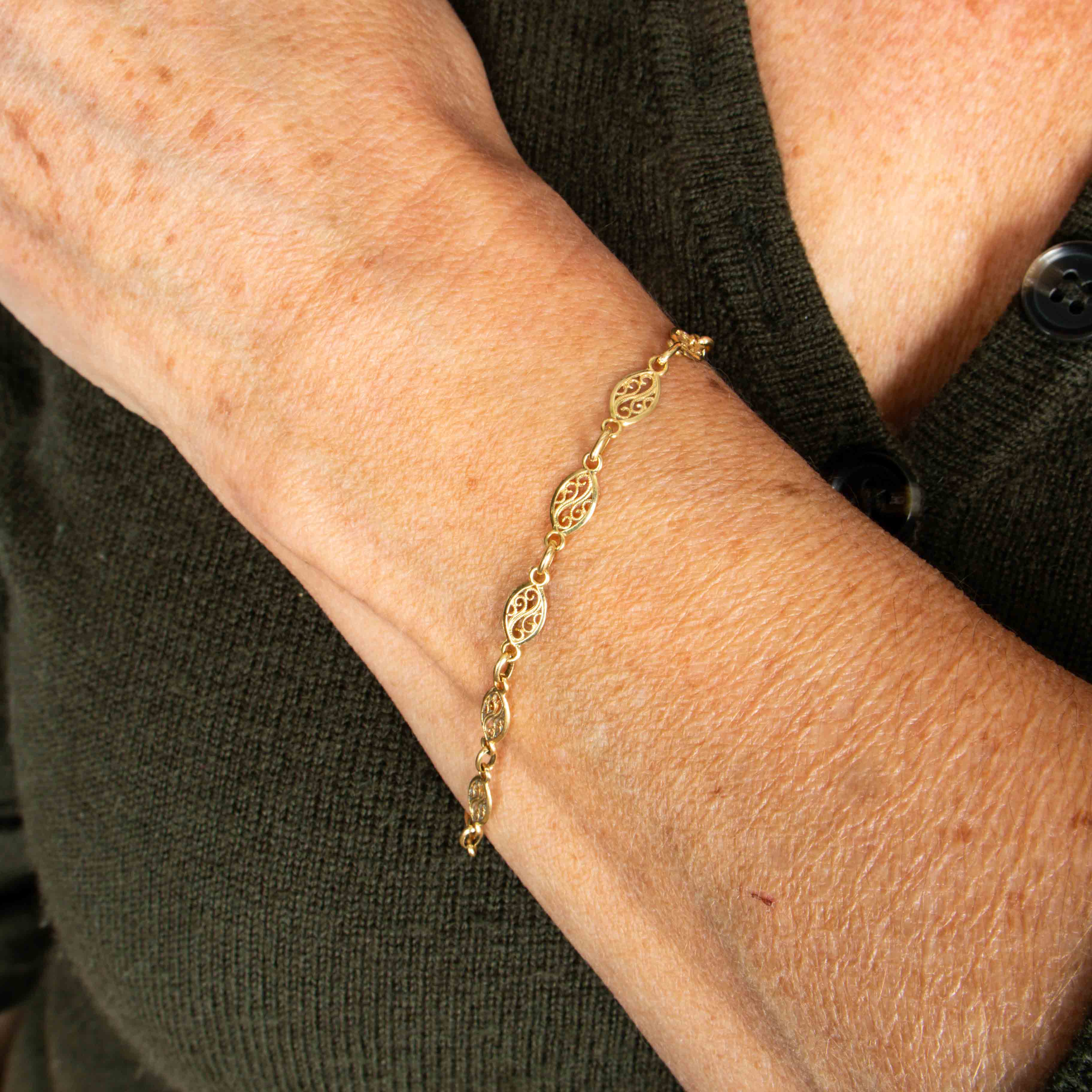 Filigree pattern bracelet - Image 3