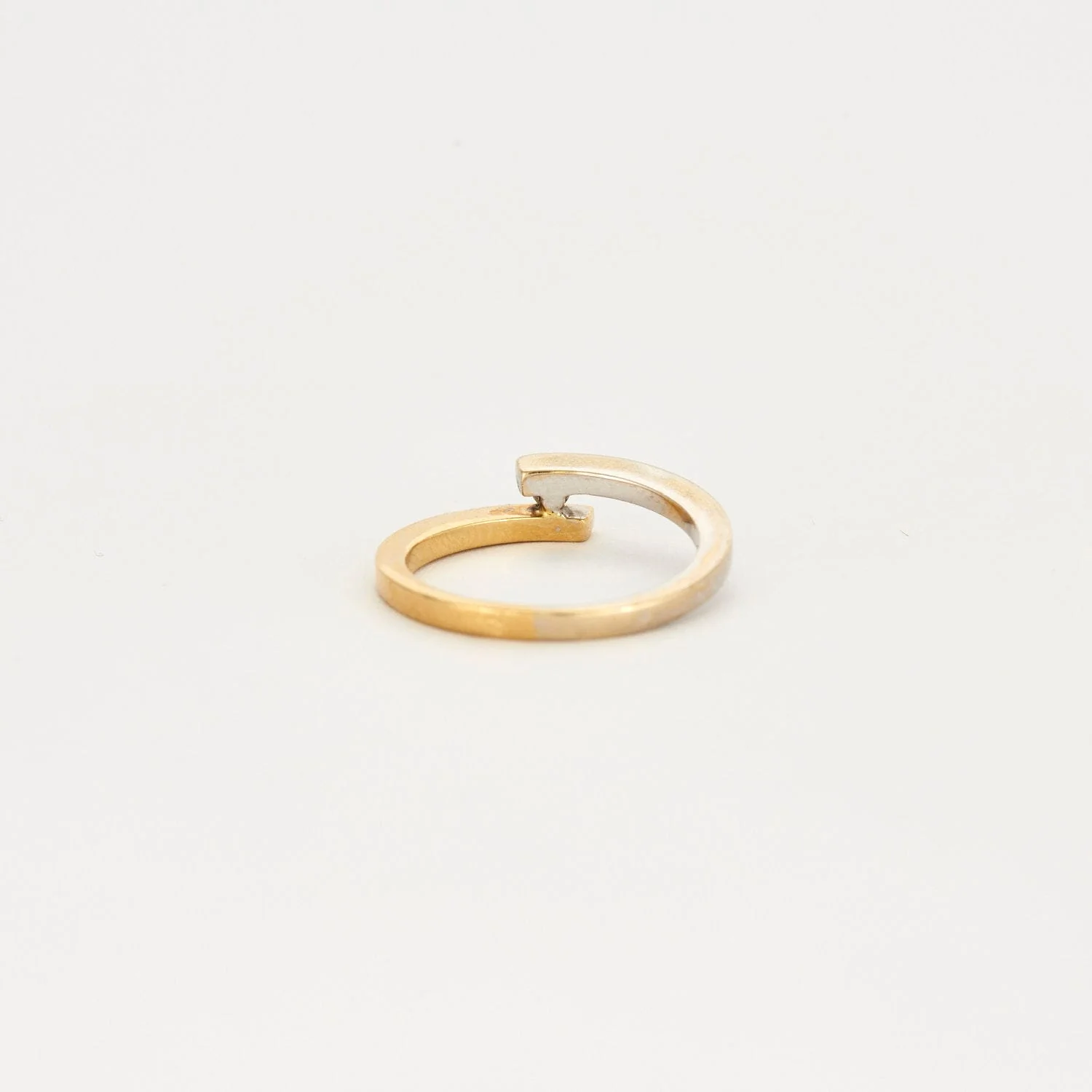 Between Us 2 gold diamond solitaire ring - Image 2