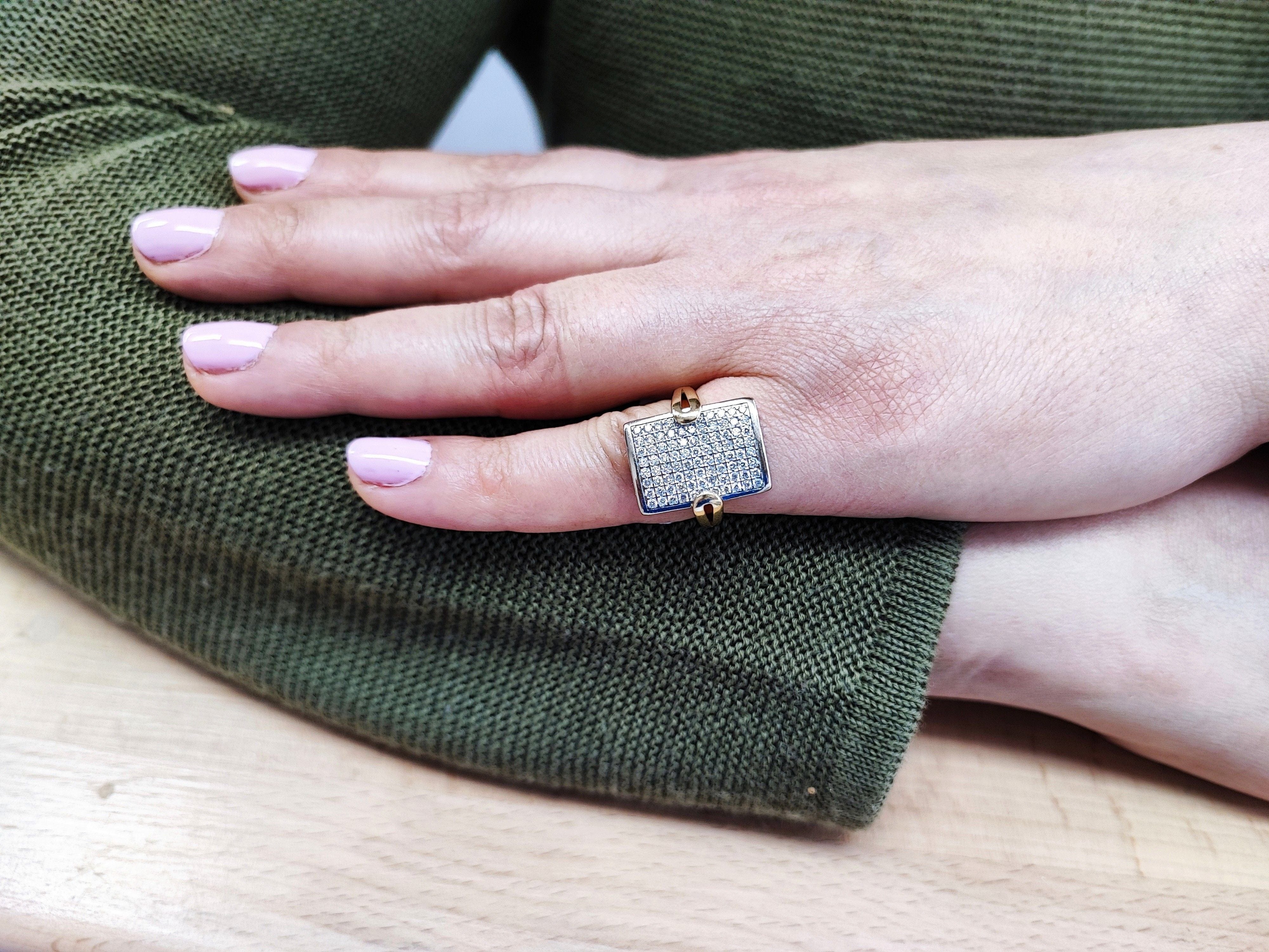 Two-tone gold and diamond rectangular ring - Image 6
