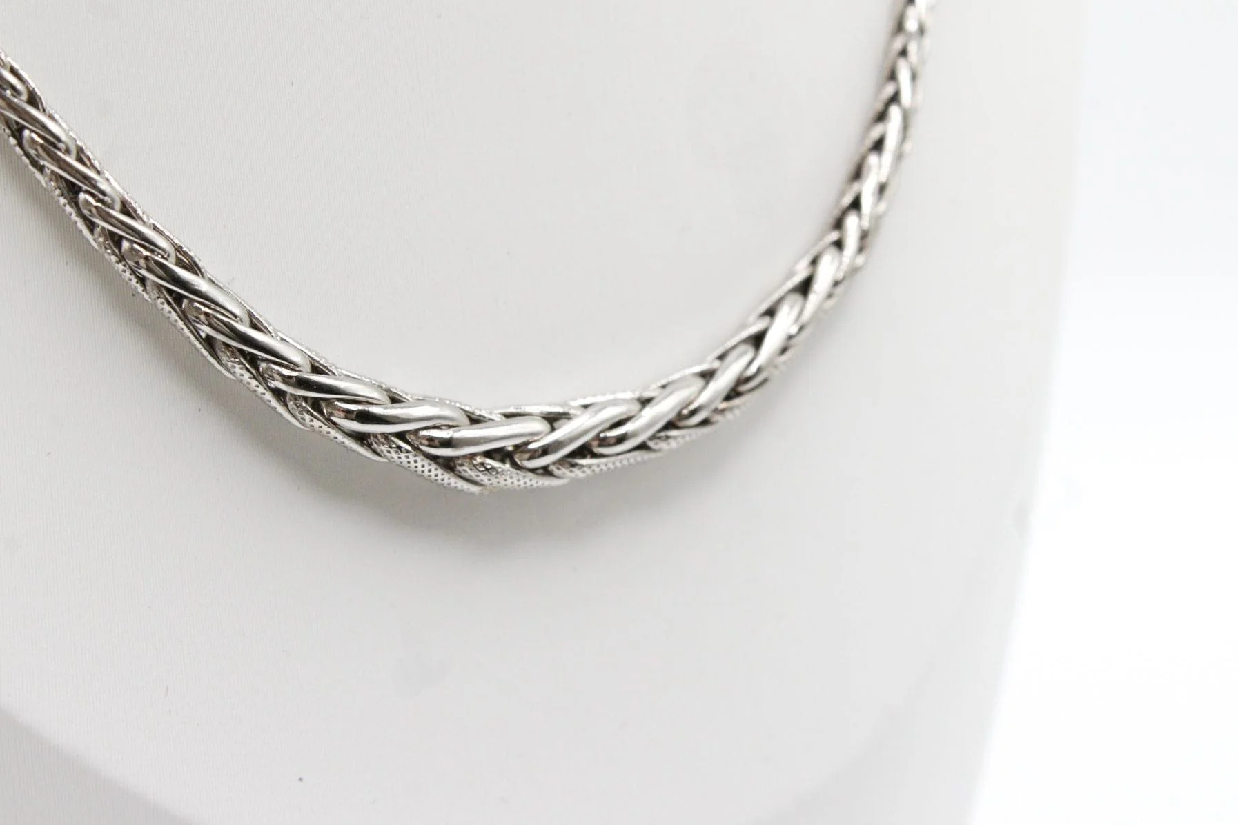 White gold necklace Link ears  - Image 5