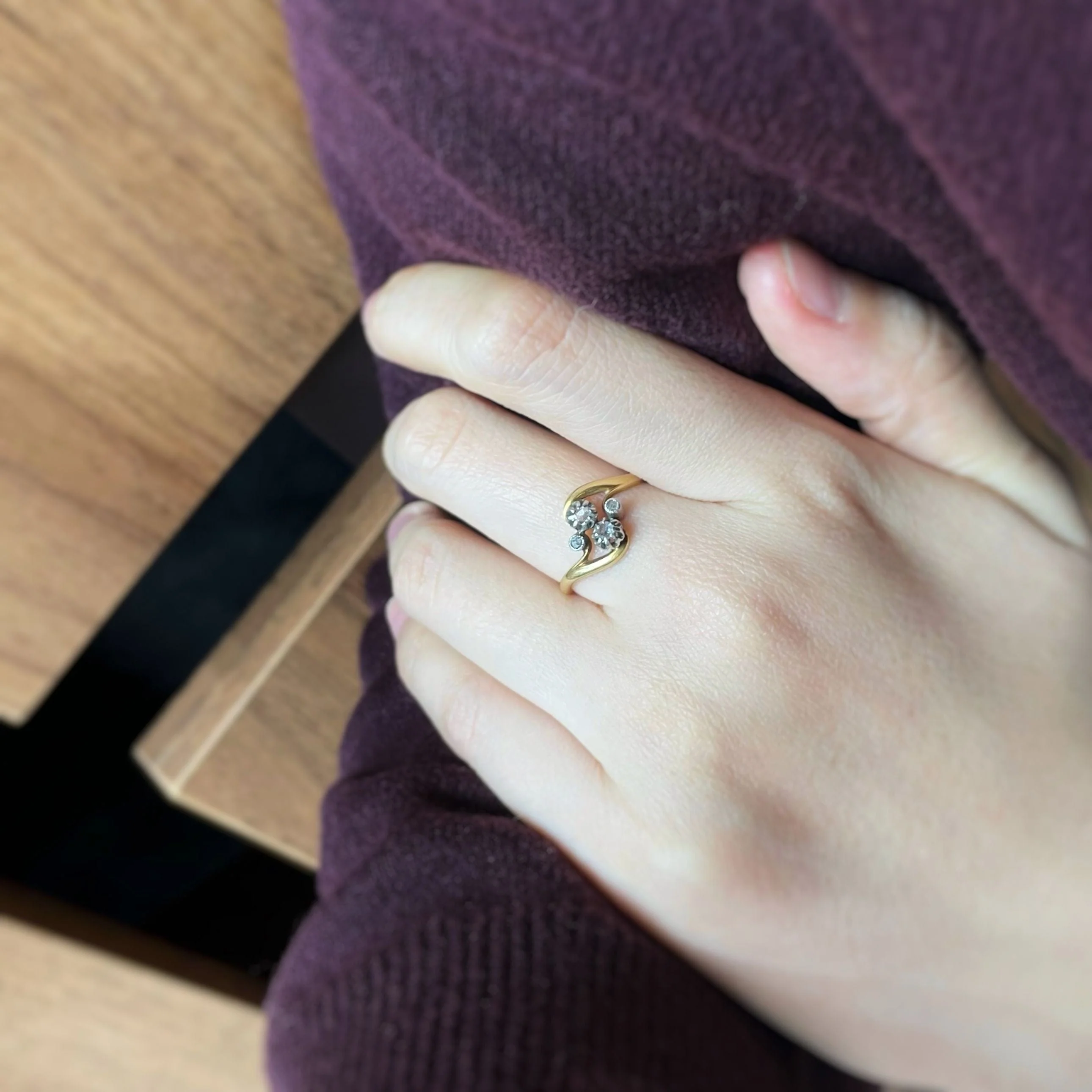 Yellow gold and white diamond ring - Image 4