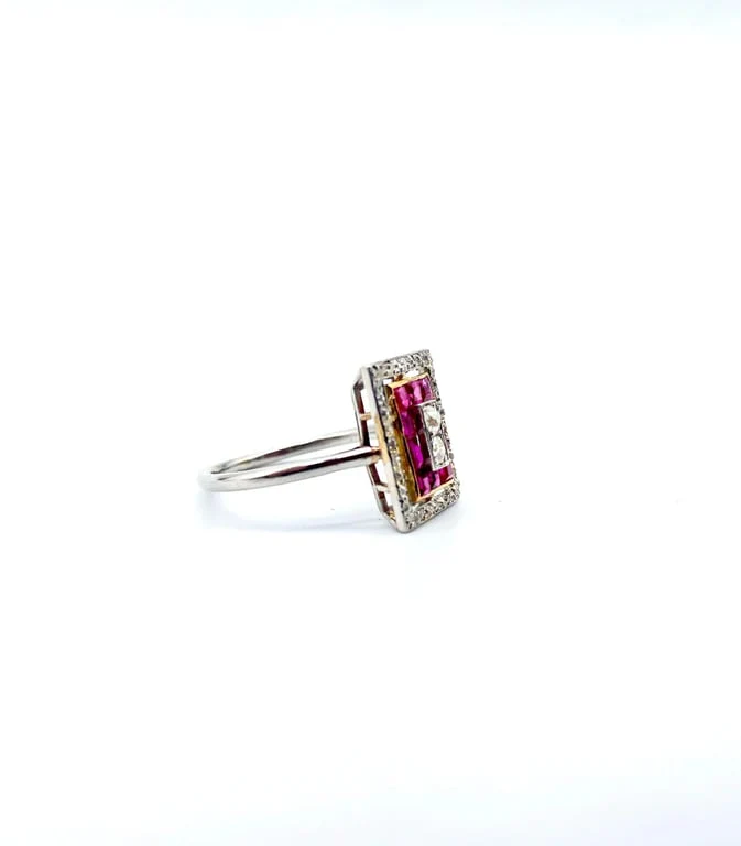 Art Deco ring in platinum with diamonds and calibrated rubies  - Image 3