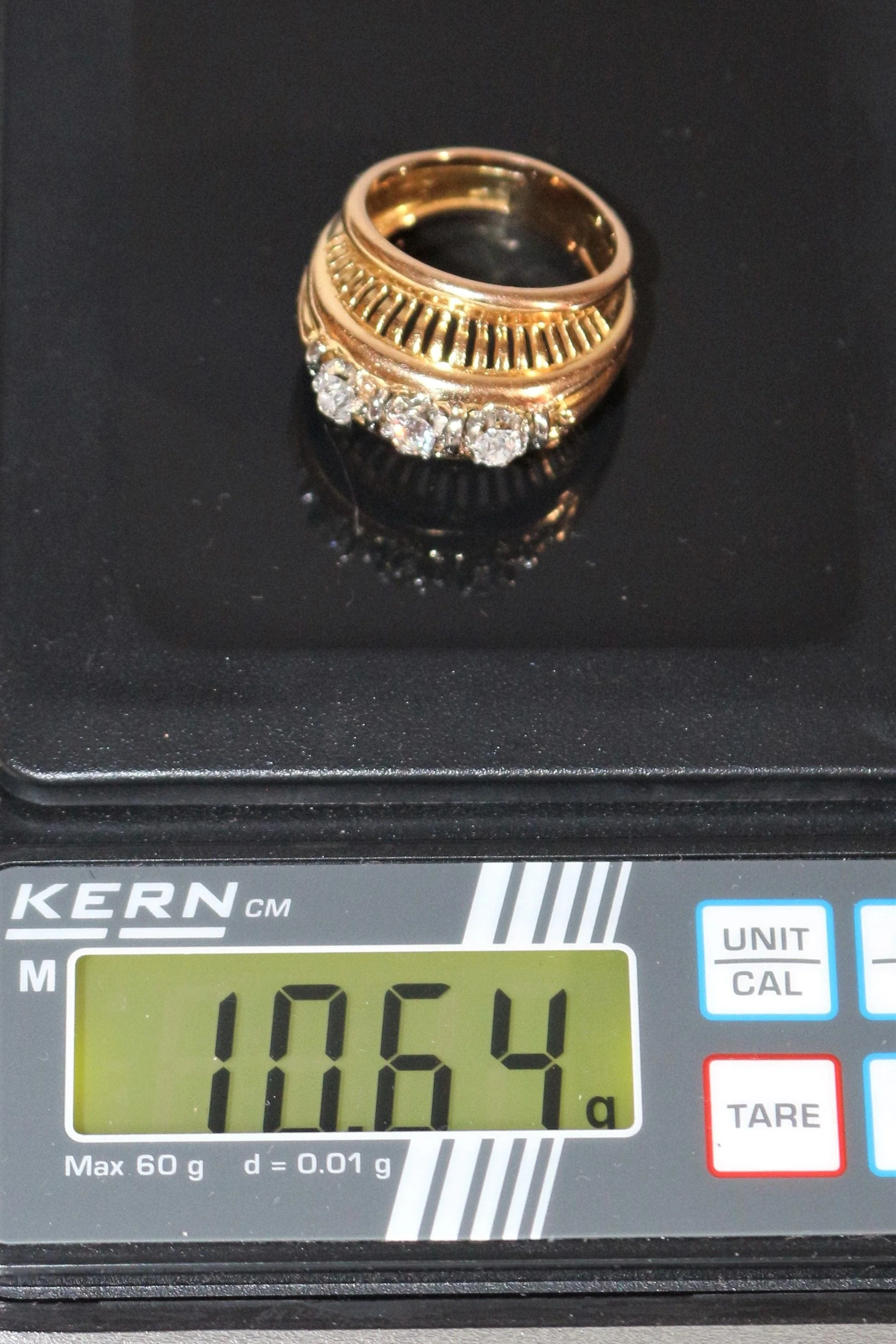 Retro Diamond Trilogy Ring - Image 12
