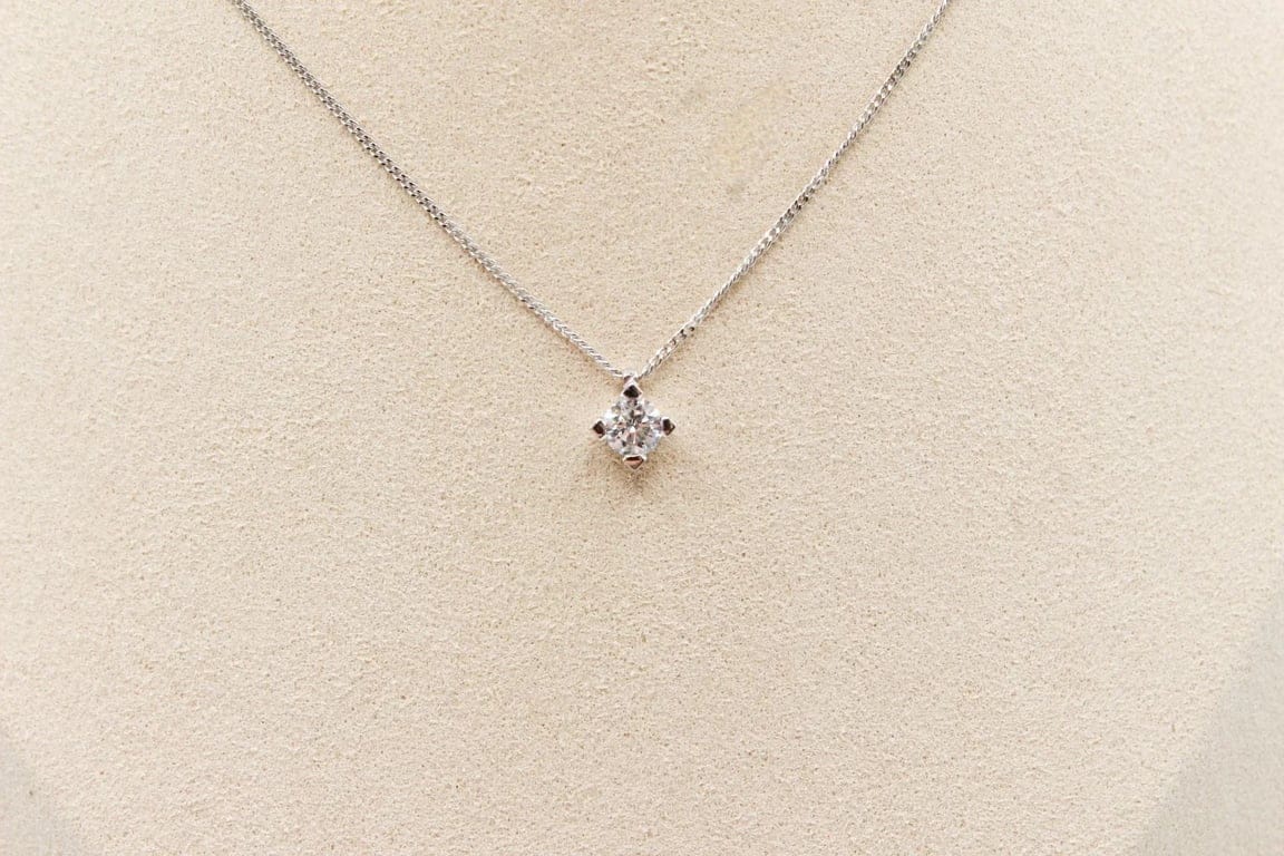 White gold diamond pendant - Image 3