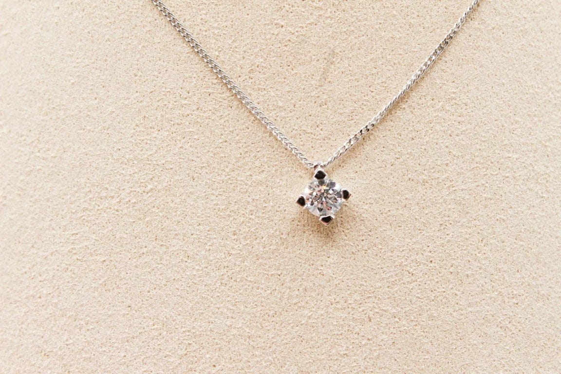 White gold diamond pendant - Image 4
