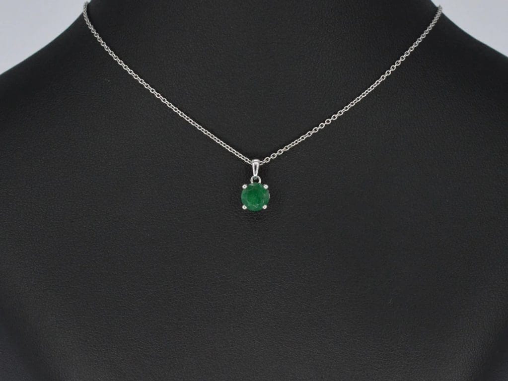 White gold pendant with emerald - Image 2