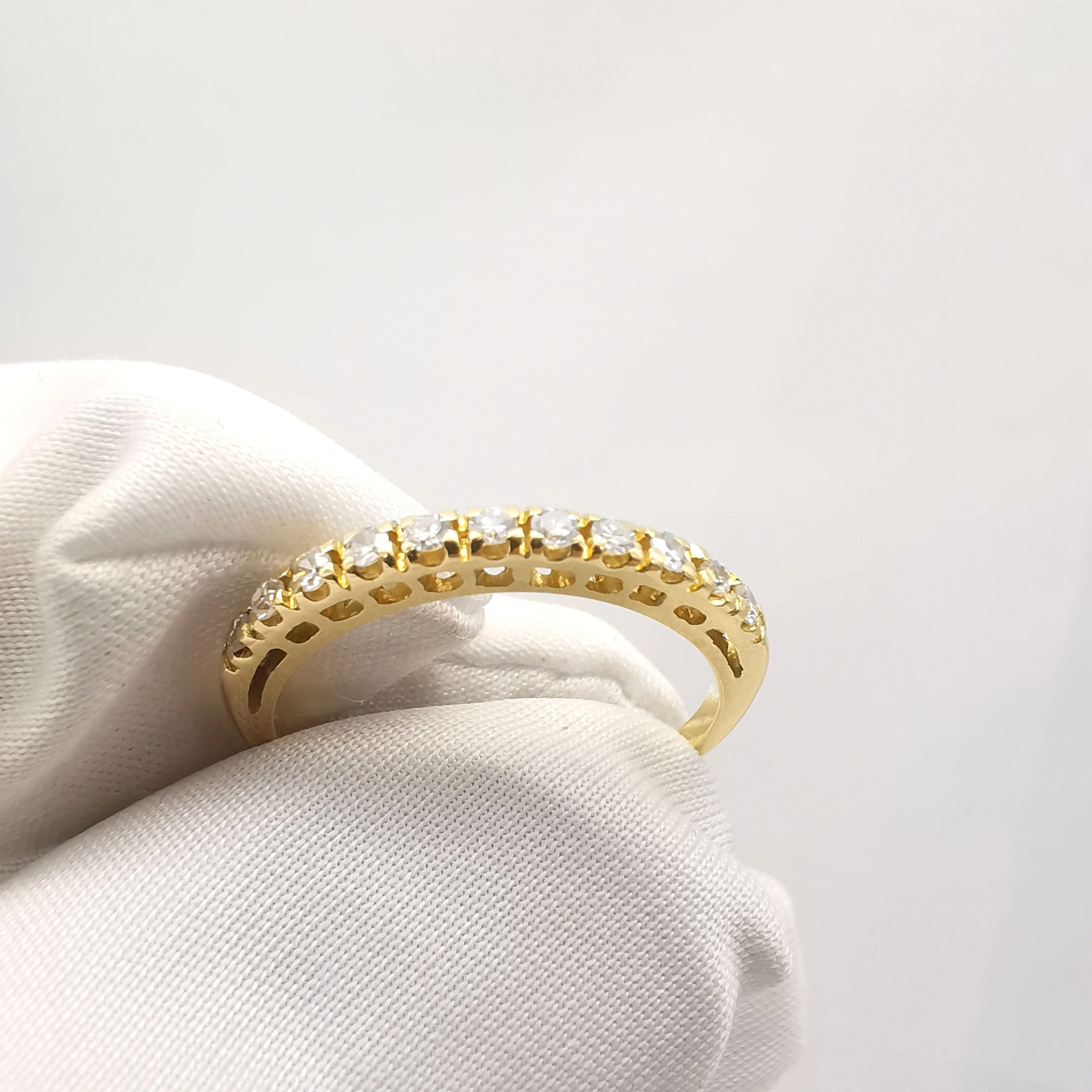 Yellow gold and diamond ring - Image 2