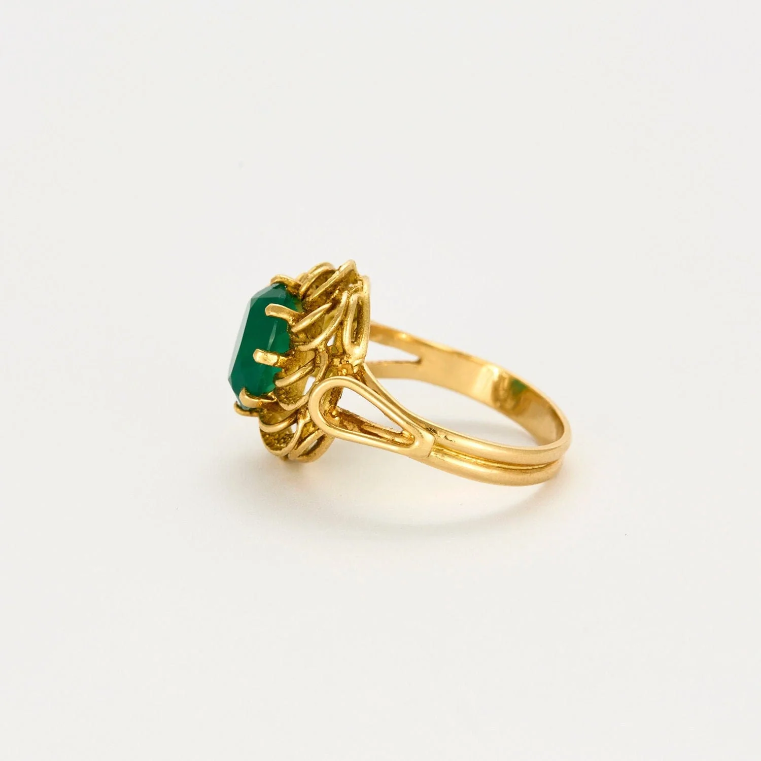 Emerald yellow gold ring - Image 3