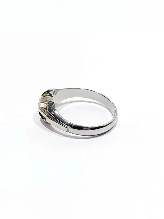 Gold and Diamond Ring - Image 9