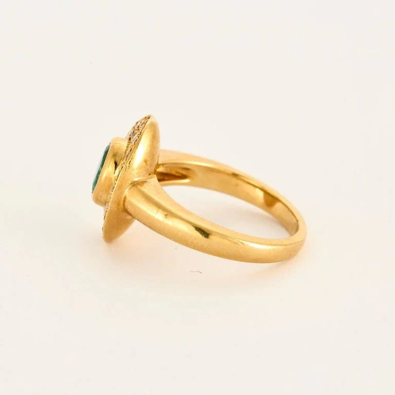 Yellow gold emerald diamond ring - Image 4