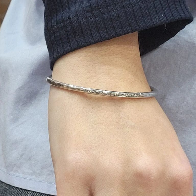 18k white gold diamond bracelet - Image 2