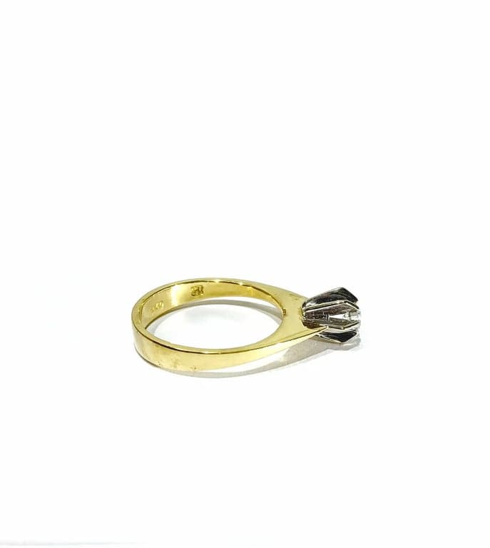 Solitaire In Yellow Gold And Diamond - Image 11
