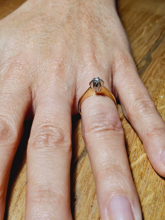 Solitaire In Yellow Gold And Diamond - Image 4