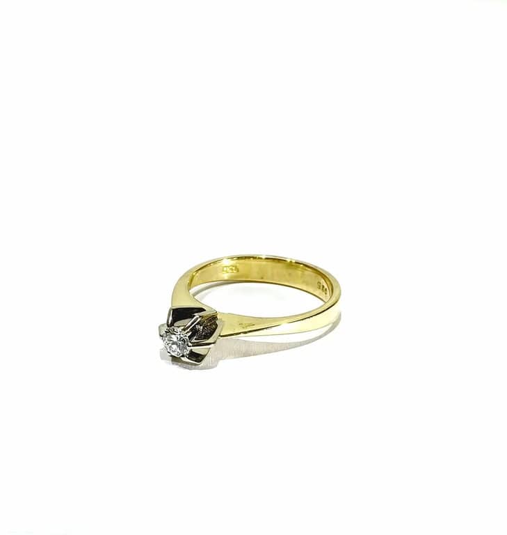 Solitaire In Yellow Gold And Diamond - Image 7