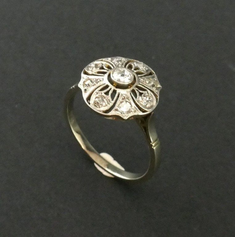 Flower ring, diamonds - Image 4