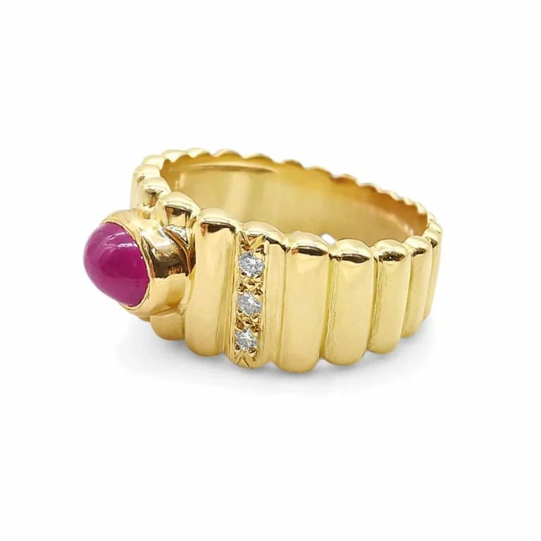 Yellow gold ring with ruby and diamonds - Image 4
