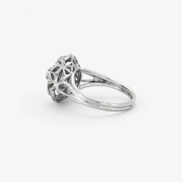 Chiseled flower ring Diamonds - Image 5