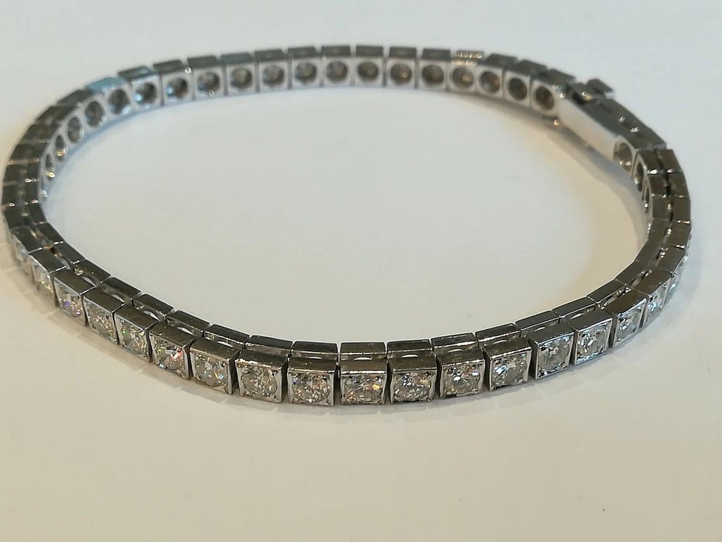 Diamond line bracelet  - Image 3