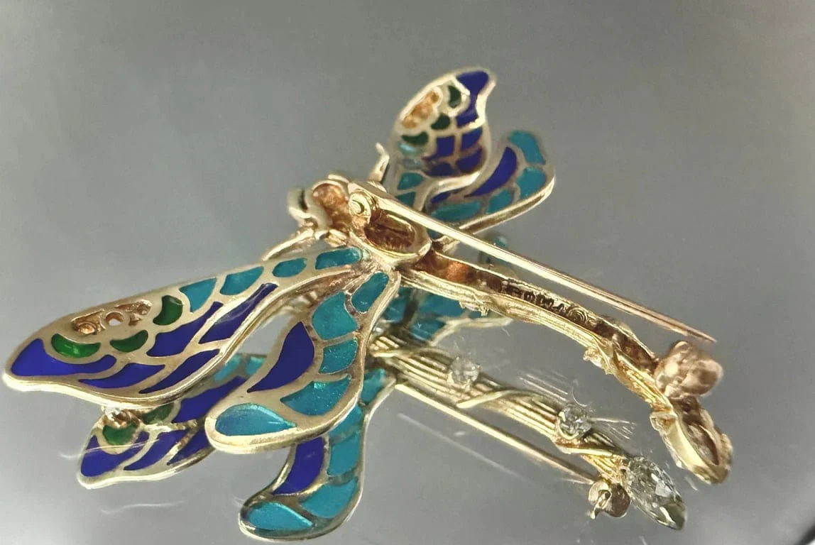 Yellow gold dragonfly brooch decorated with enamel and diamonds - Image 5