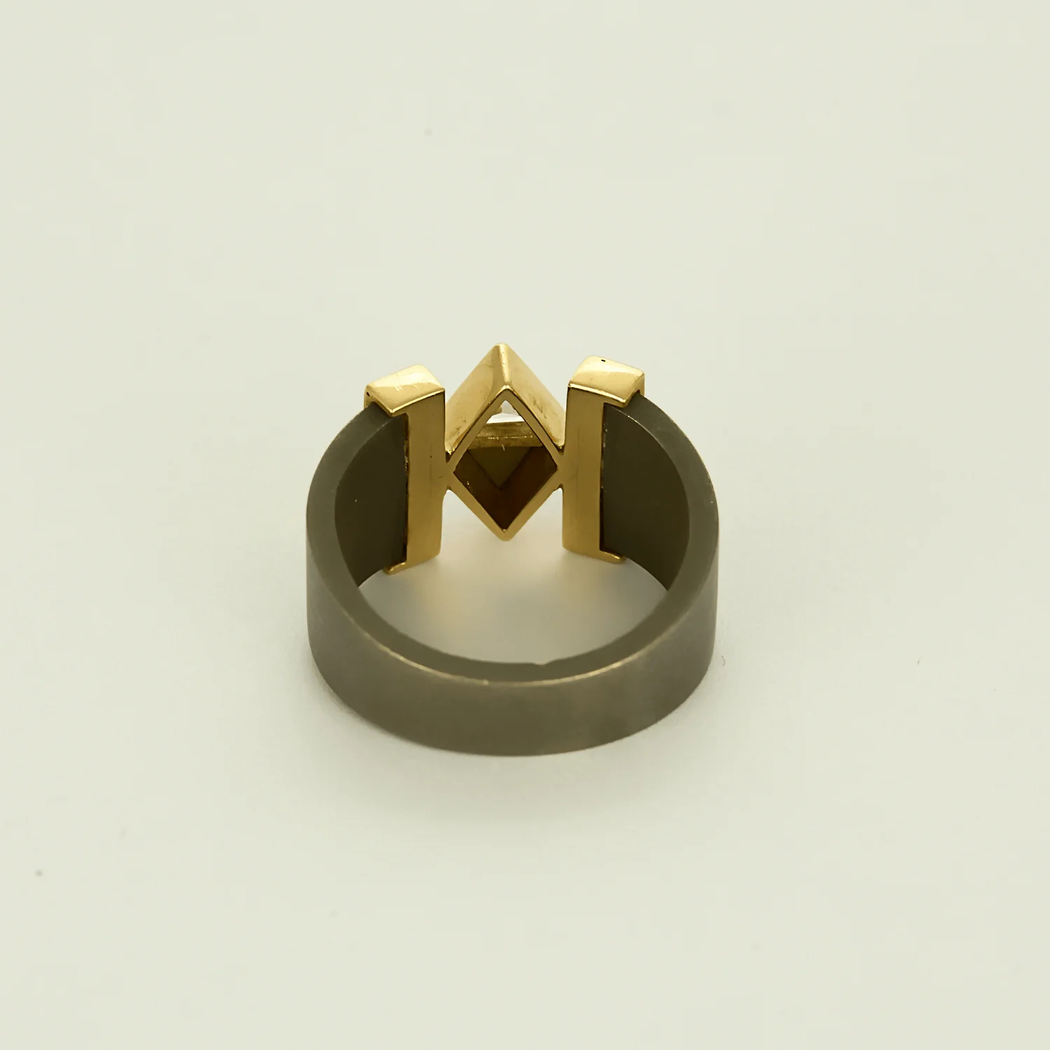 Ring in yellow gold, titanium and diamonds - Image 6