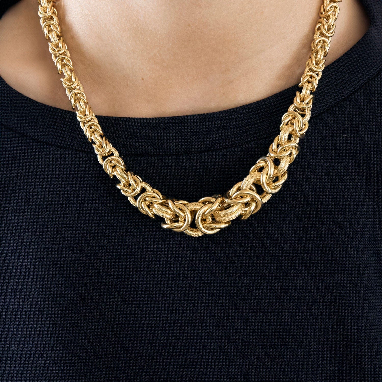 Yellow gold mesh necklace - Image 2