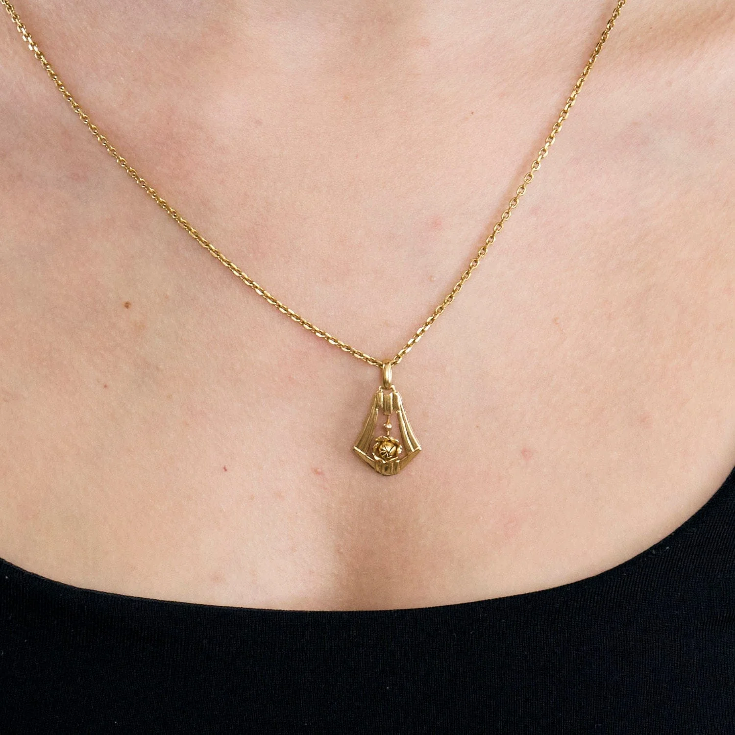 Yellow gold pendant The Flowery Bell - Image 2