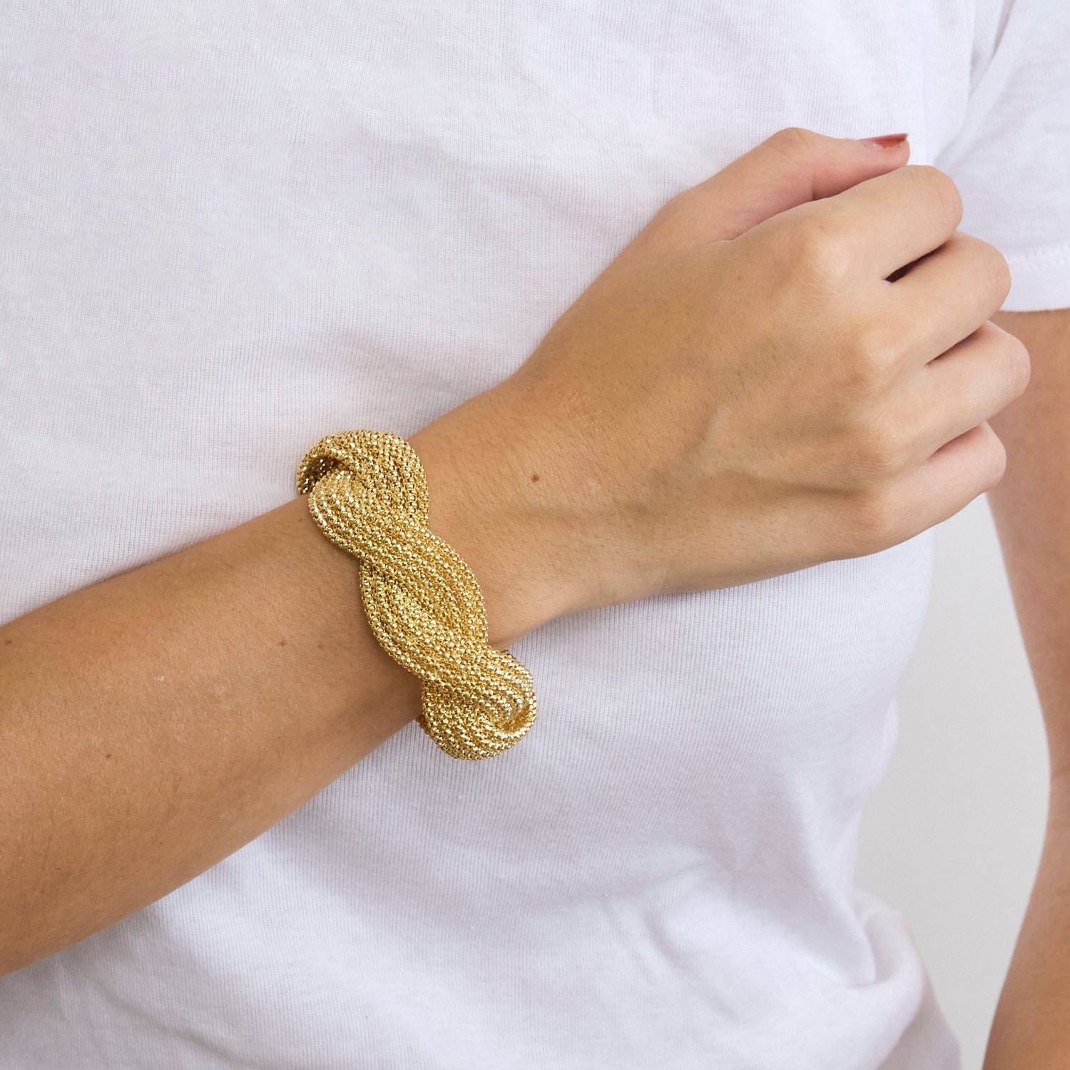 Yellow gold braided bracelet - Image 6