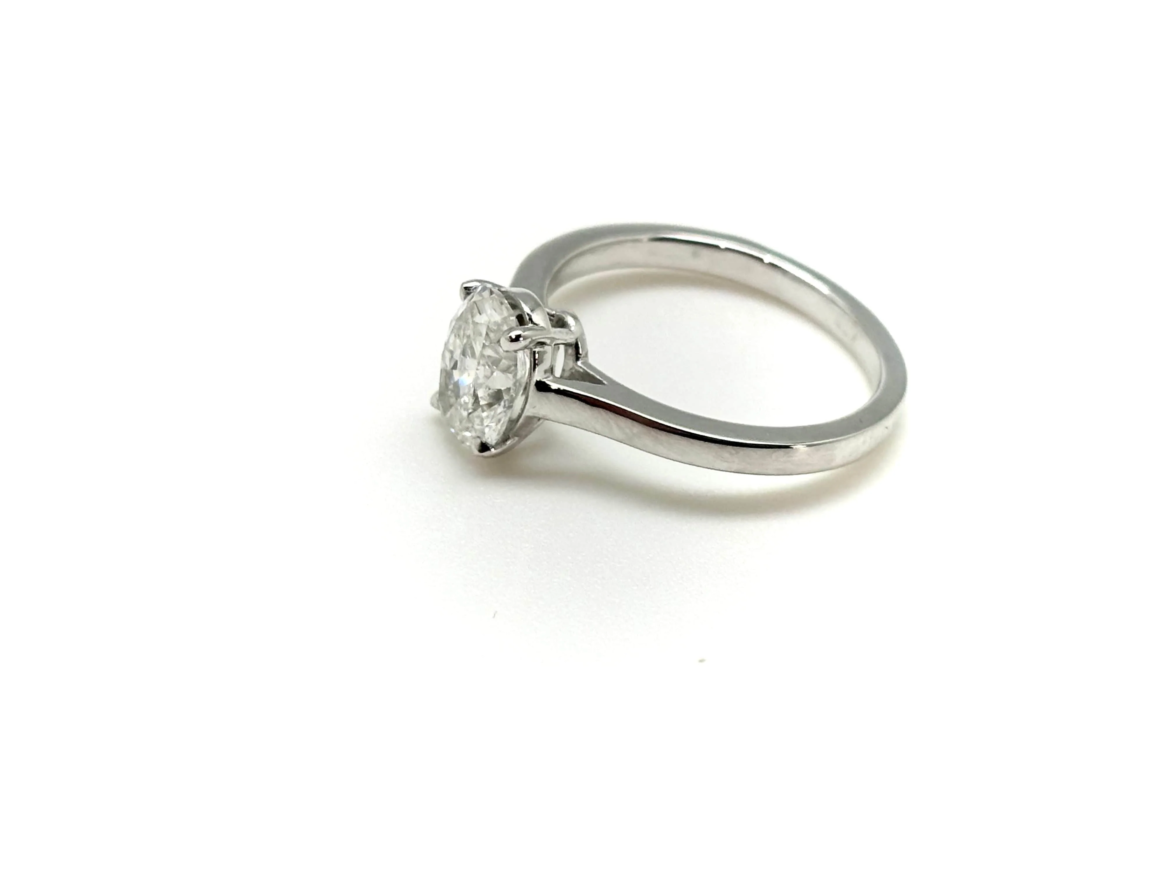 1.35ct Oval Diamond Solitaire Ring - Image 5