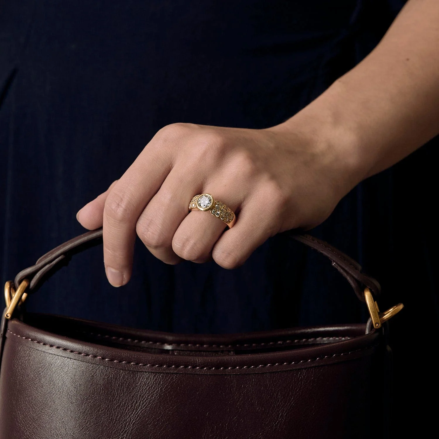 Yellow gold and diamond ring - Image 2