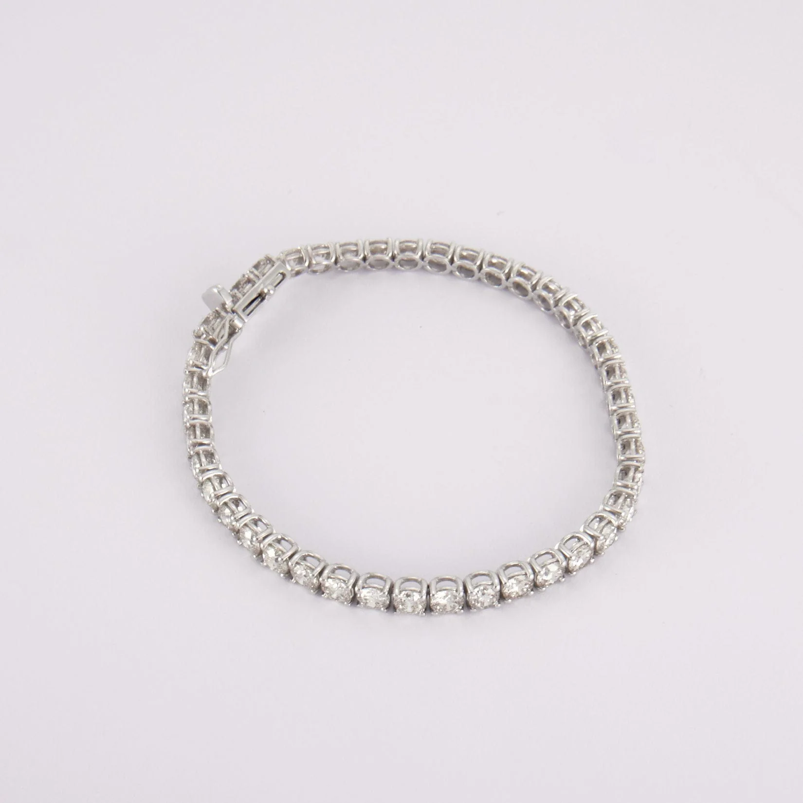 White gold bracelet, river diamonds