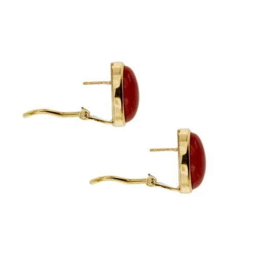 Yellow gold stud earrings with coral  - Image 6