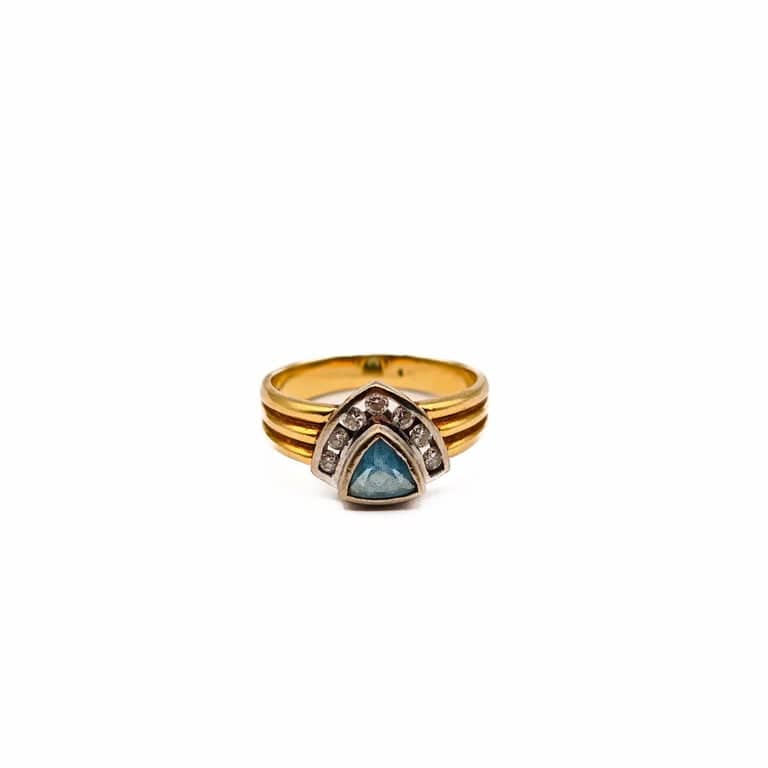Yellow gold ring, aquamarine and diamonds