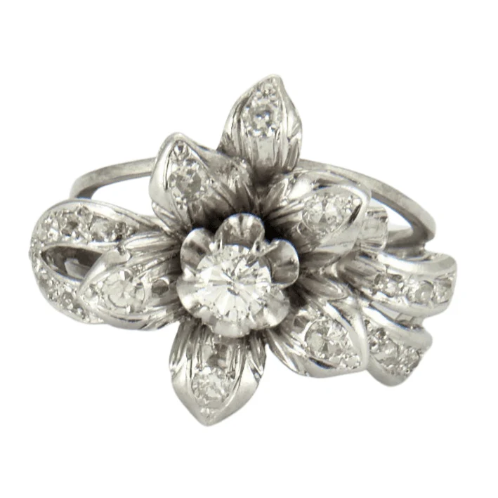 Ring platinum, diamonds