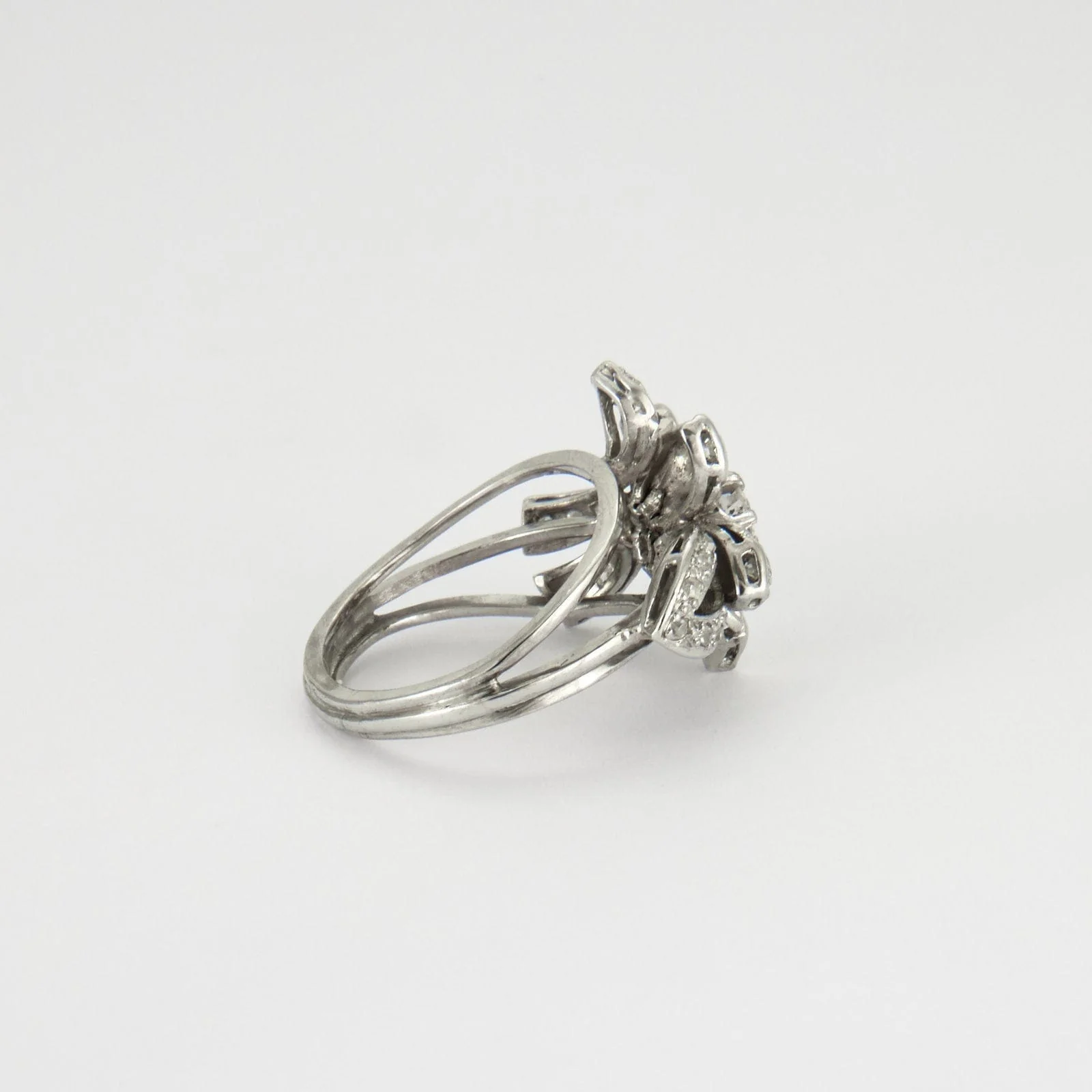 Ring platinum, diamonds - Image 3