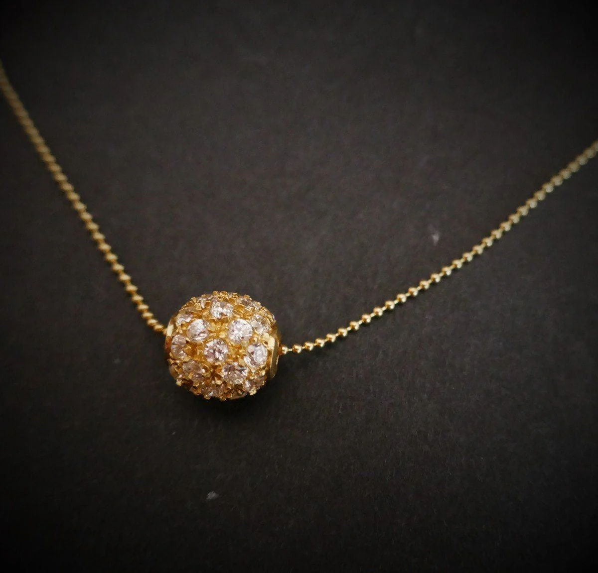 Yellow gold pendant and chain White stones - Image 5