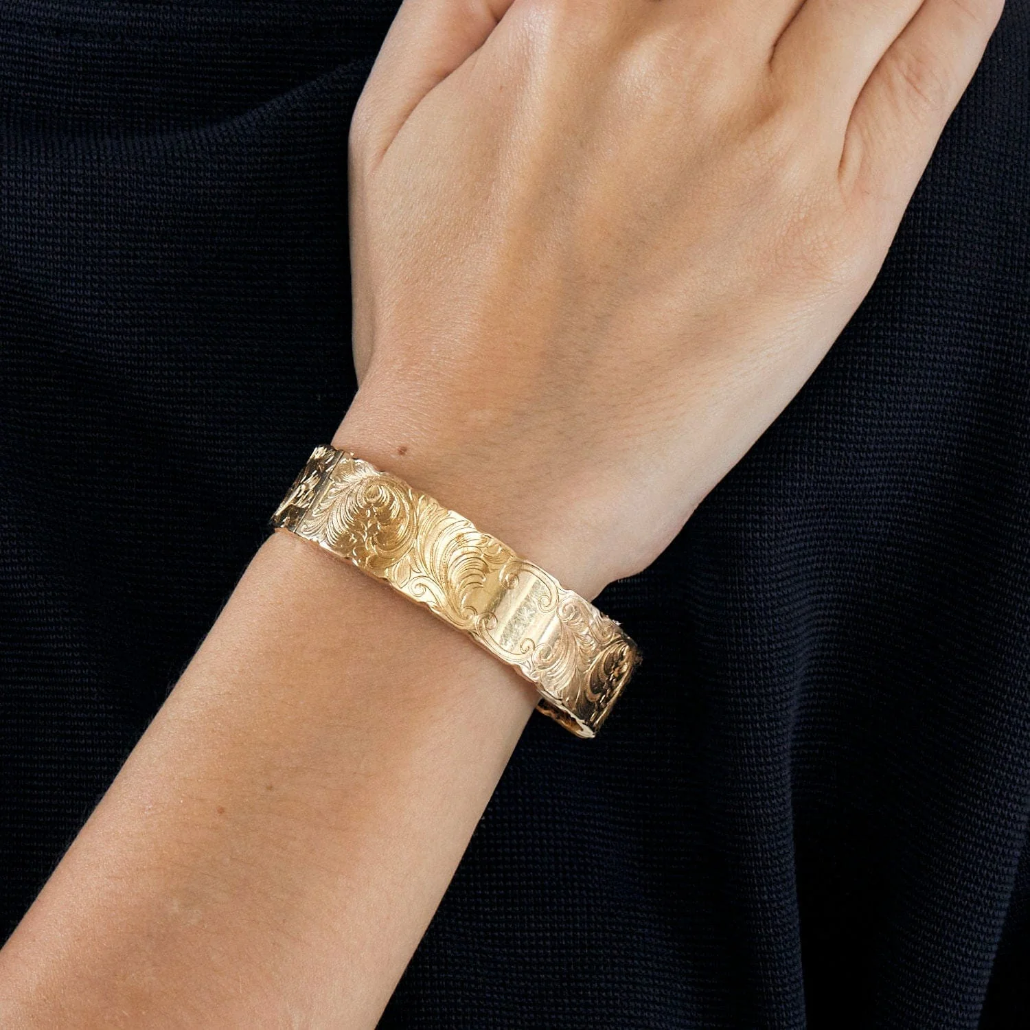 Yellow gold bangle bracelet - Image 7