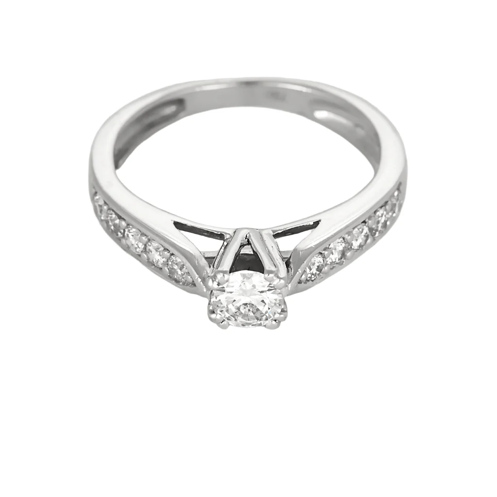 White gold and diamond ring Solitaire 