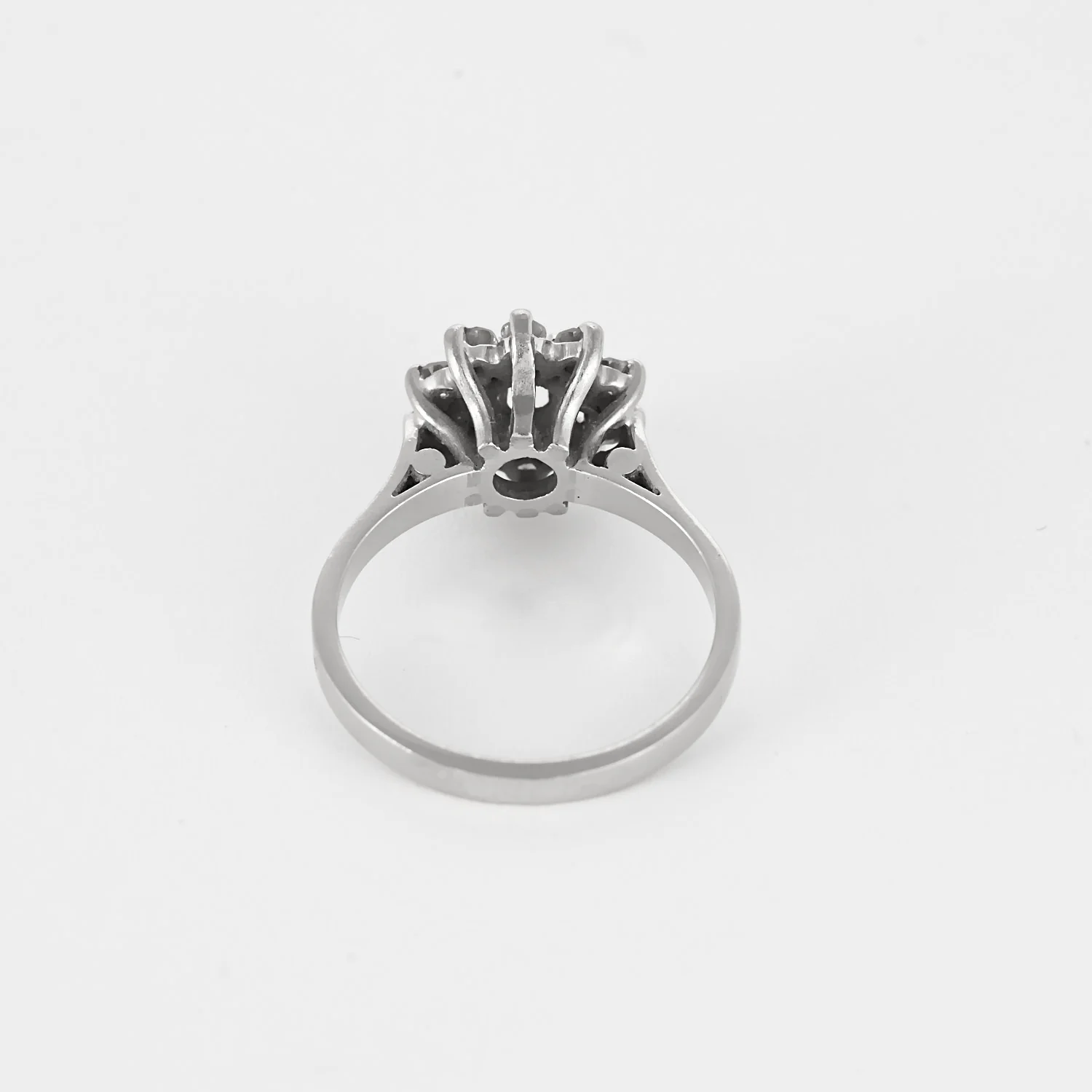 Ring Daisy in platinum and white gold diamonds  - Image 6
