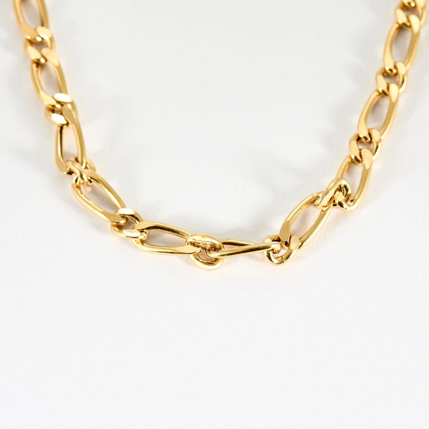 Alternating 1+1 necklace in yellow gold - Image 4