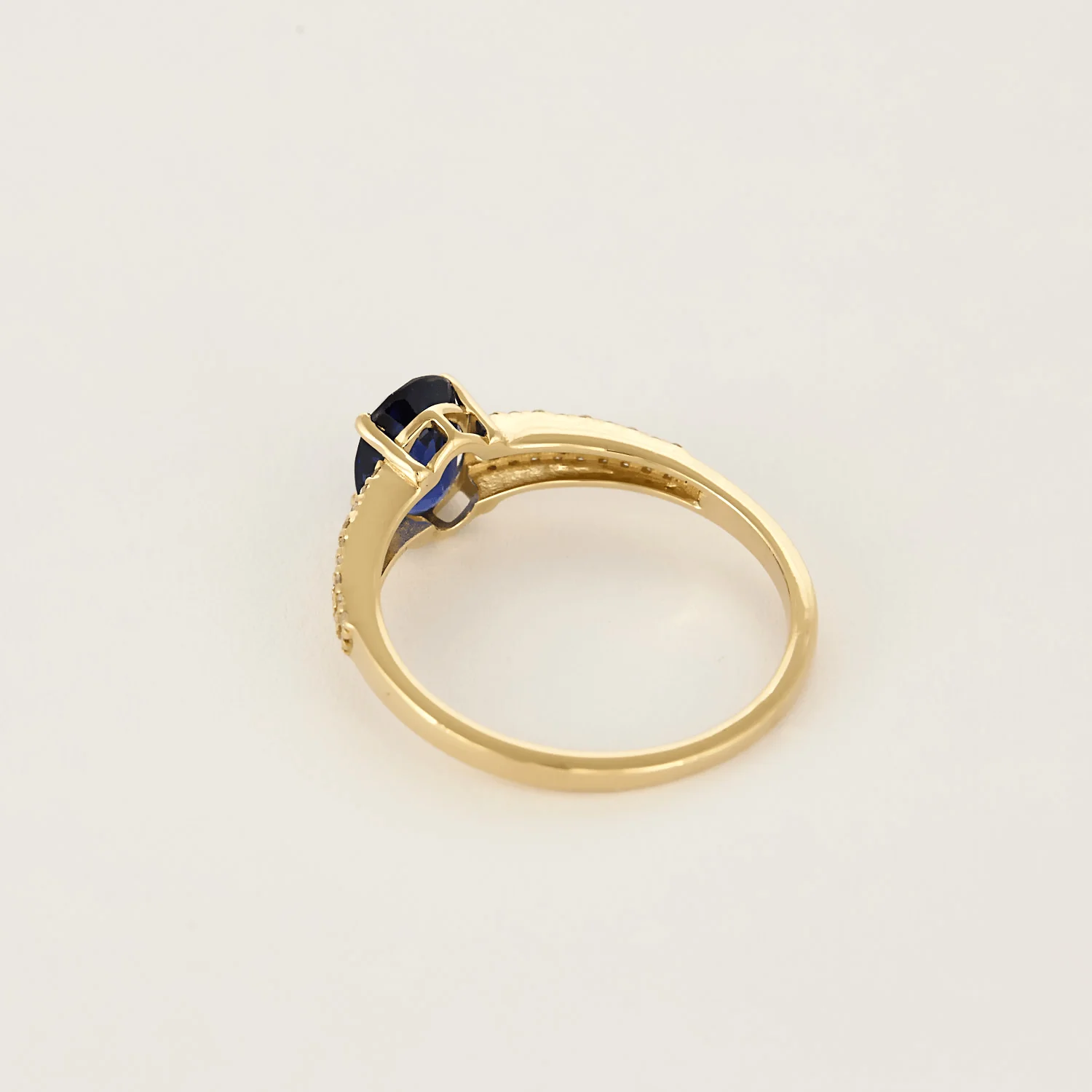 Ring Solitaire in yellow gold, sapphire and diamonds - Image 6