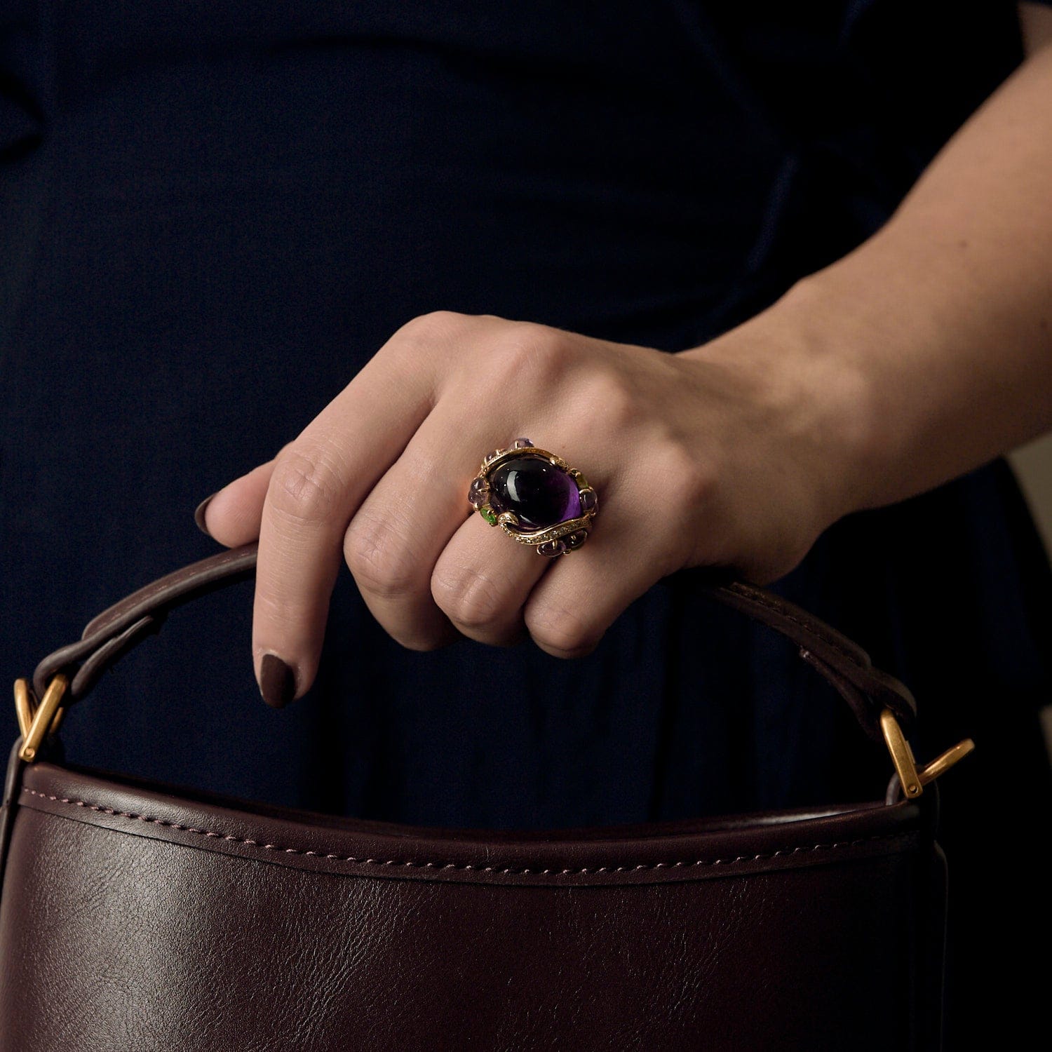 Important ring in yellow gold, diamonds, amethysts, tourmalines, and peridots - Image 2