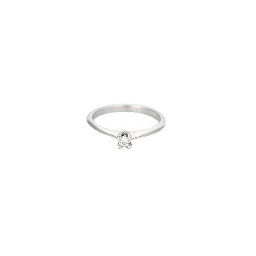 White gold diamond solitaire