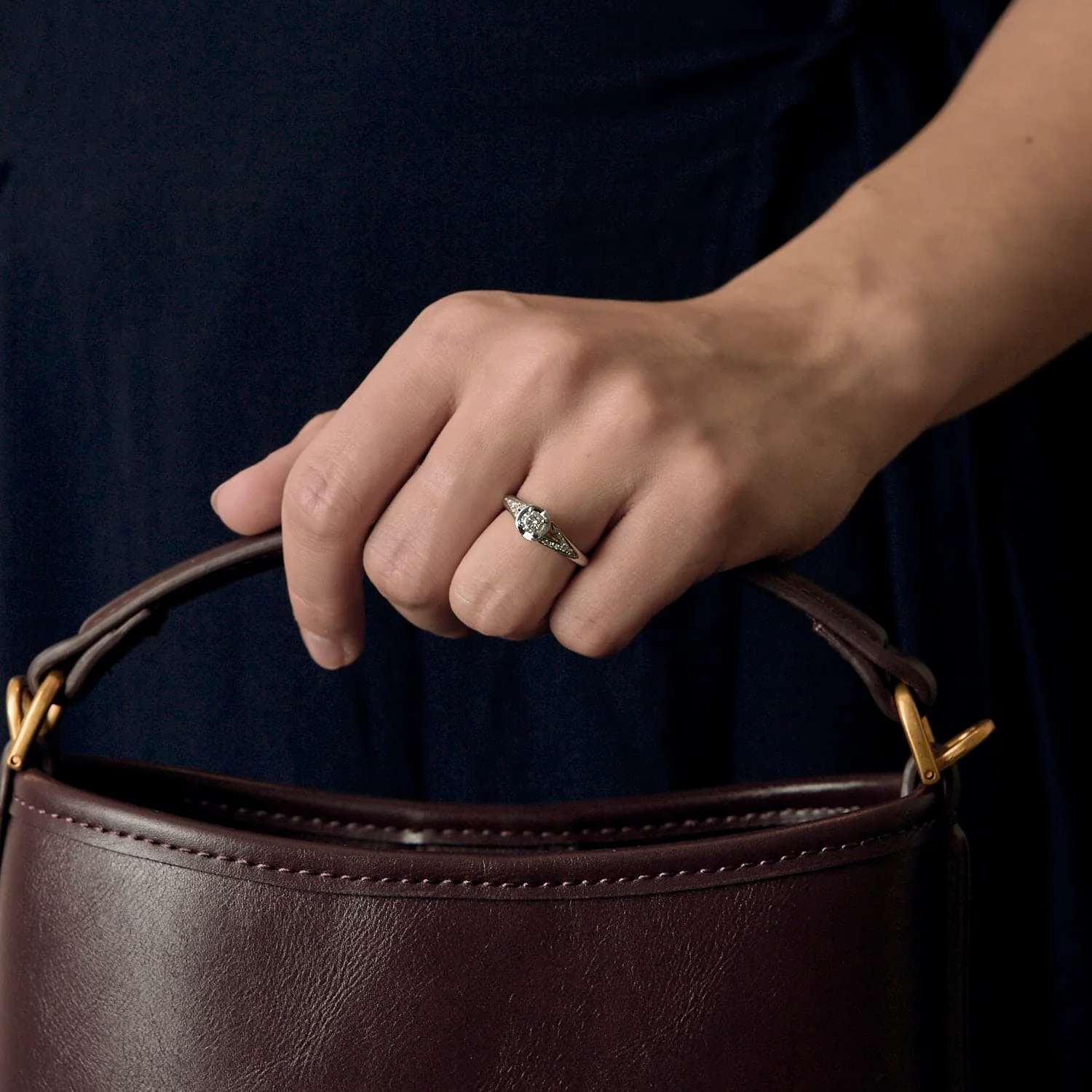 BULGARI - Incontro d'Amore - Ring Solitaire in platinum and diamonds  - Image 2