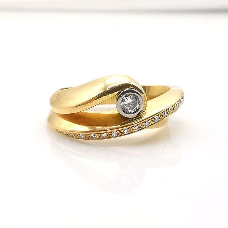Gold & diamond ring - Image 5