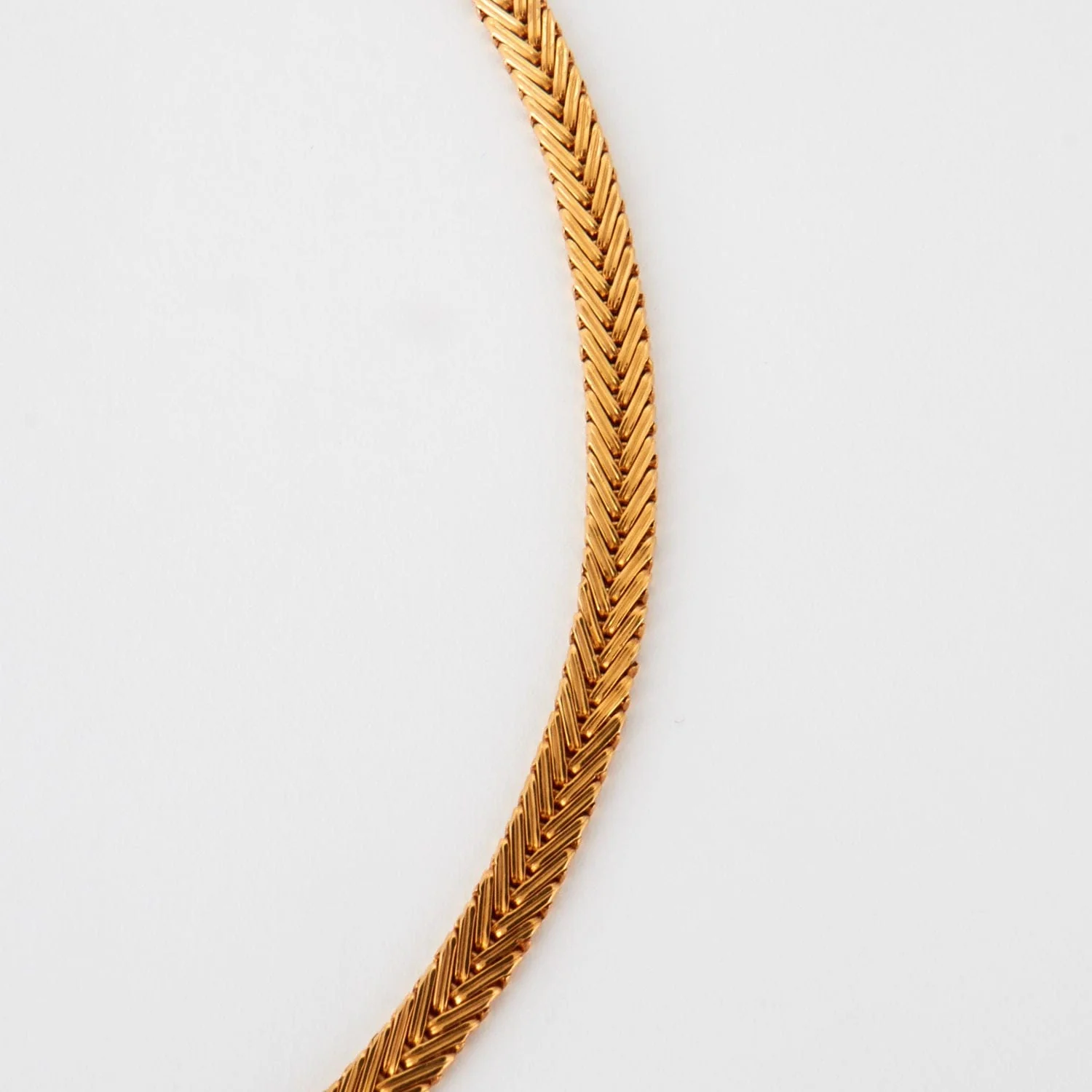 VINTAGE YELLOW GOLD NECKLACE - Image 4