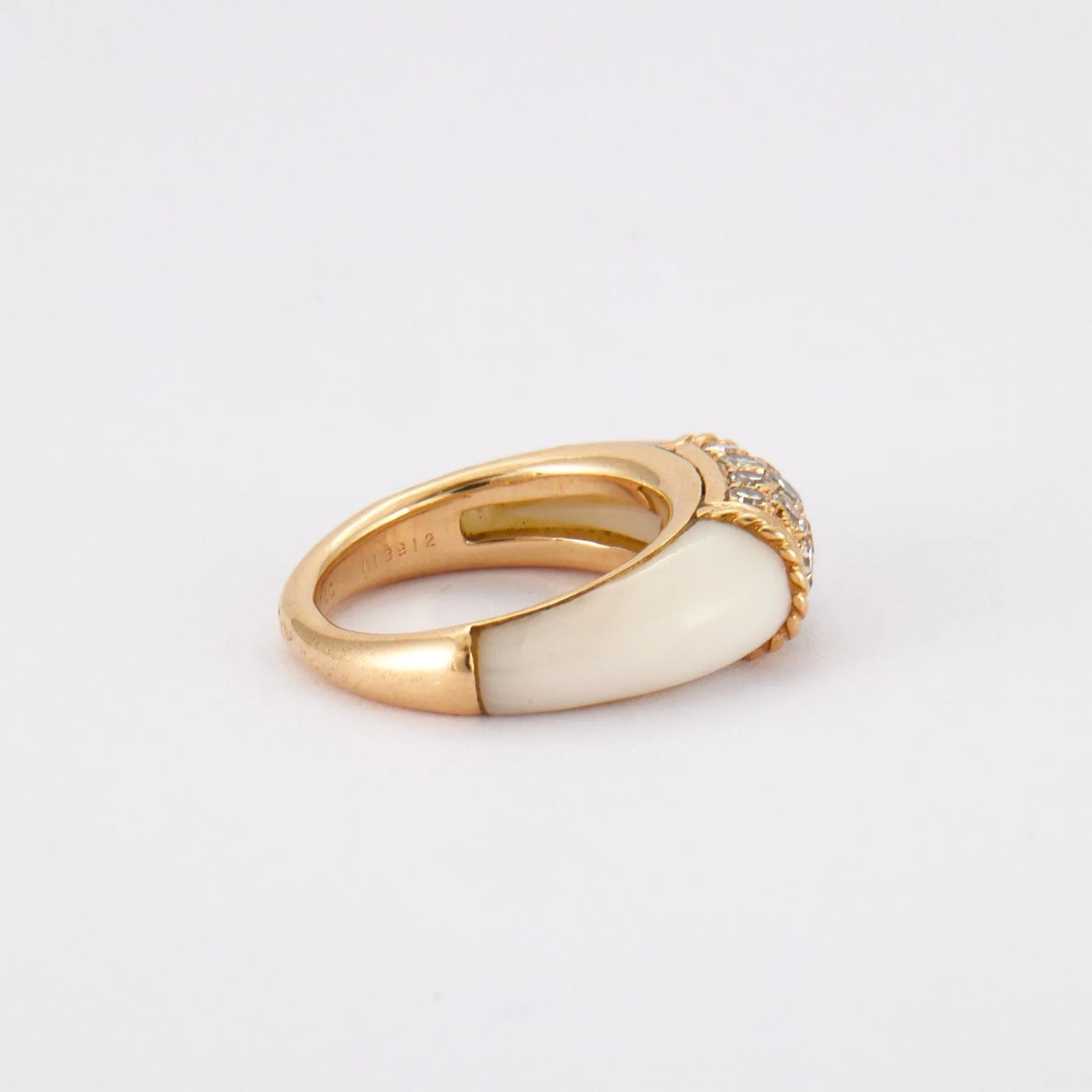 VAN CLEEF & ARPELS - Ring Philippine White coral - Image 6