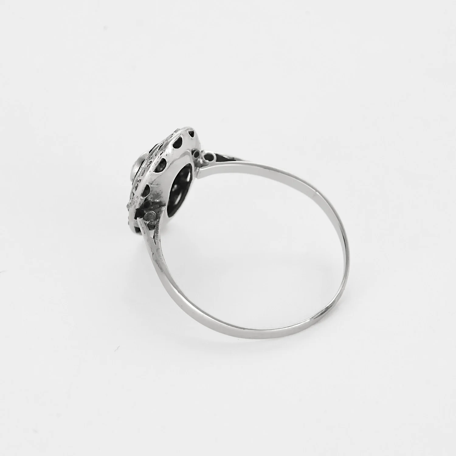 Ring in platinum and white gold, diamonds, synthetic sapphires - Image 5